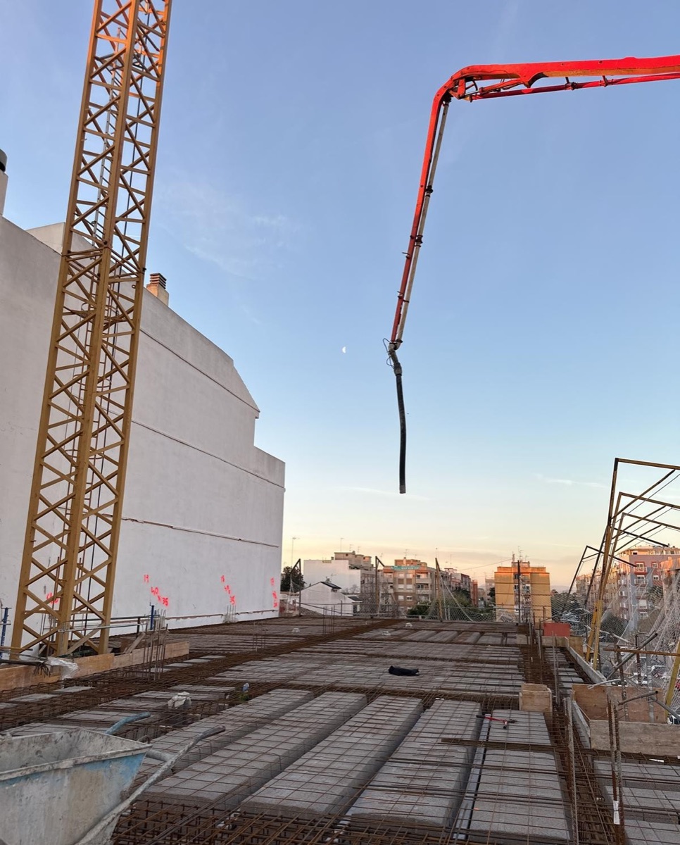 Promoción inmobiliaria en construcción